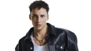 Hakkında yakalama kararı çıkarılan şarkıcı Edis’ten ilk açıklama