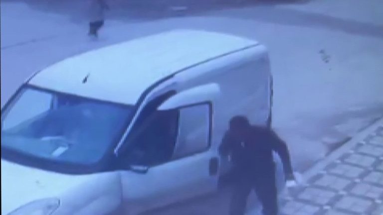 Hatay’da asansörden gelen idrar kokusunun kaynağı kargocu çıktı