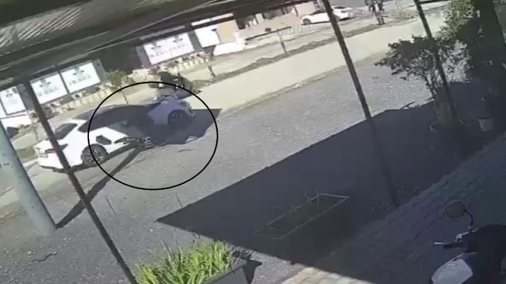 Hatay’da bisikletliye çarpan otomobil can aldı