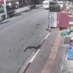 Hatay’da park halindeki minibüse çarptı: 2 yaralı