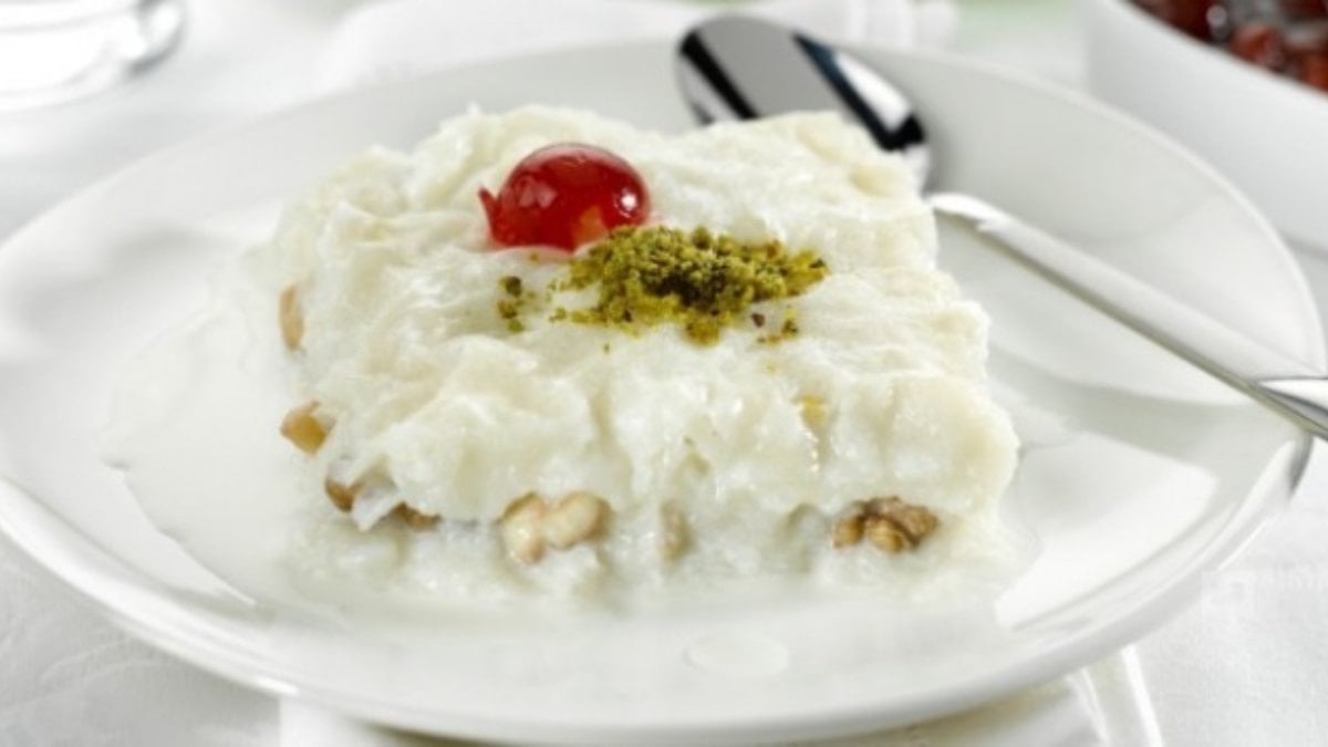 Herkes gül suyu sanıyor ama…İşte güllaç sütünün püf noktası!