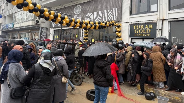 Iğdır’da AVM açılışı izdiham riski nedeniyle iptal edildi