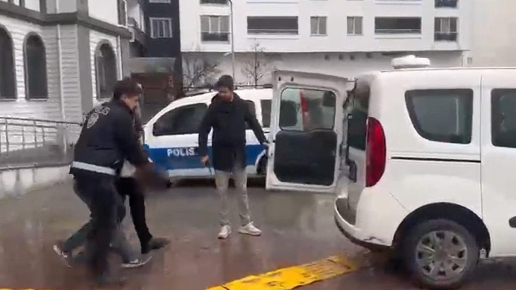 Iğdır’da ‘Birini bıçaklamam lazım’ diyerek evden çıktı: 16 yaşındaki çocuğa saldırdı