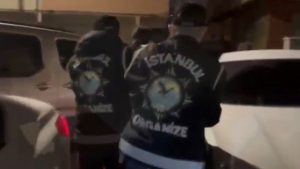 İstanbul’da birçok iş yerine kurşun yağdıran 7 şüpheli gözaltına alındı