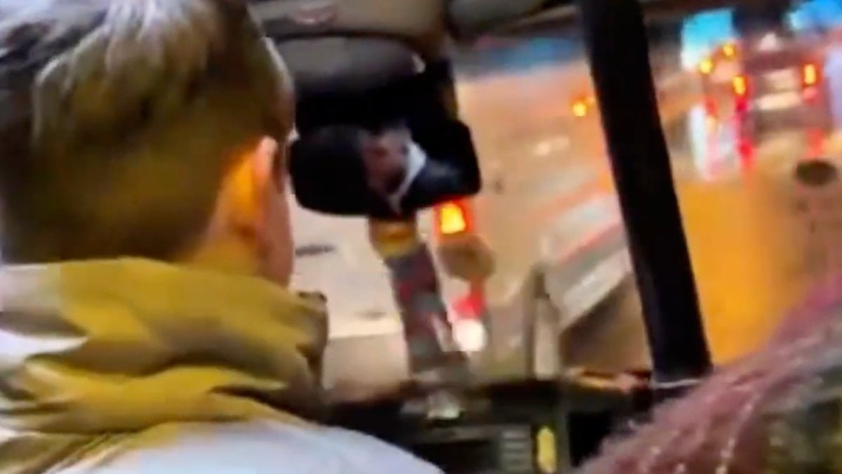 İstanbul’da dolmuşta fazla yolcu tartışması: Şikayet edebilirsin