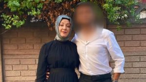 İstanbul’da durakta gördüğü eşini başından silahla vurarak öldürdü