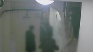 İstanbul’da gasbetmek istedikleri adam apartmana sığınarak kurtuldu