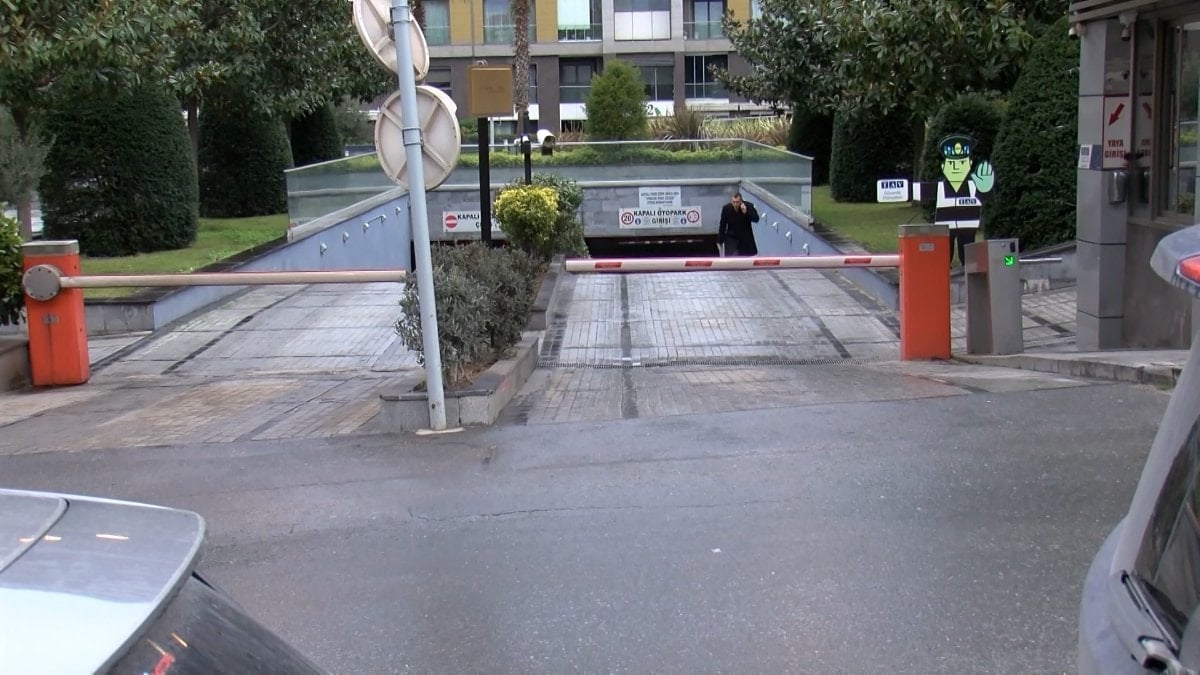 İstanbul’da güvenlikli site otoparkındaki 2 araçtan 30 milyon dolar çalındı