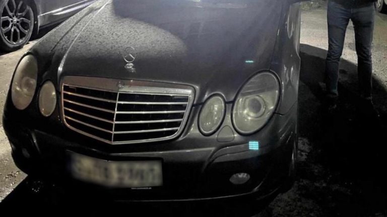 İstanbul’da kaçak lüks otomobil operasyonu: 11 araca el konuldu