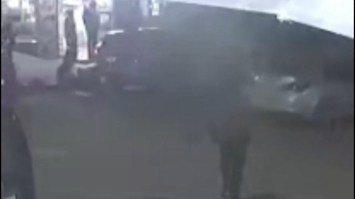 İstanbul’da kız kardeşinin yayından gördüğü kişiyi bıçaklayarak öldürdü