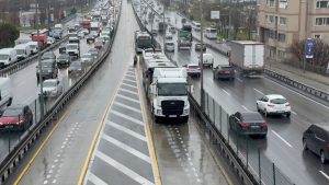 İstanbul’da metrobüs kazası: 4 yolcu yaralandı
