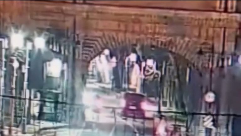 İstanbul’da motosikletle sollama yapan 22 yaşındaki Berat hayatını kaybetti