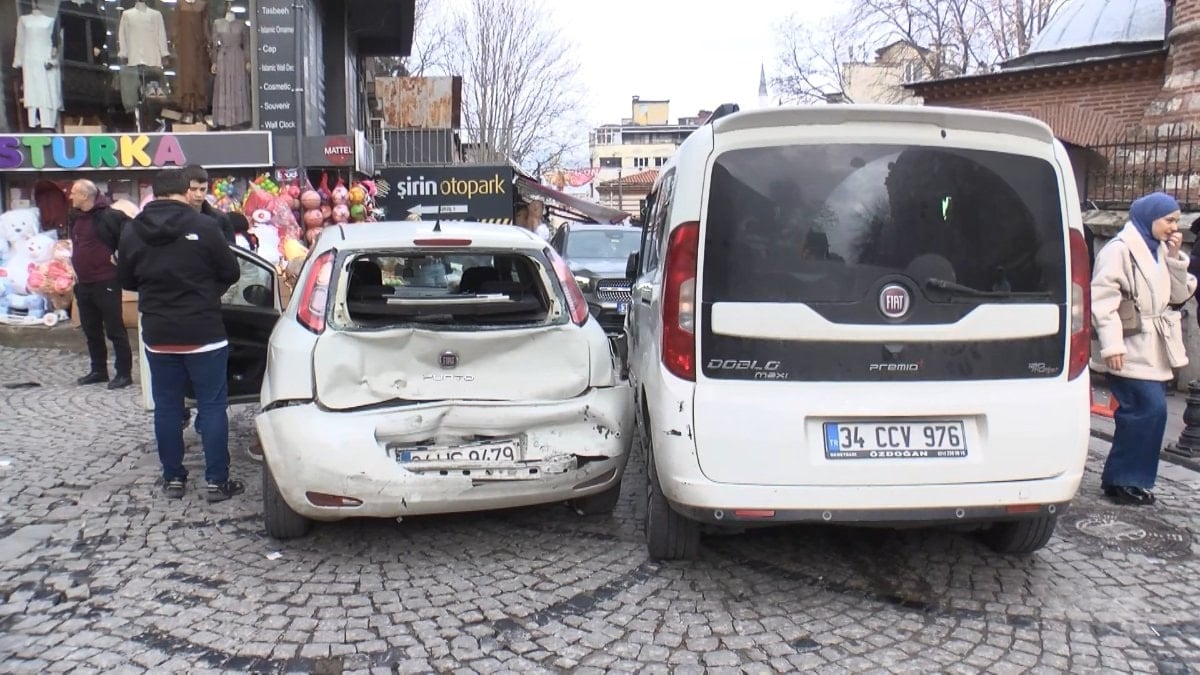İstanbul’da park halindeki otomobillere çarptı