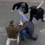 İstanbul’da üç kişi bir kişiyi sopalarla darbetti