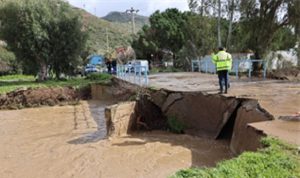 İzmir Büyükşehir Belediyesi’nin yağış seferberliği sürüyor