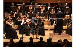 İzmir Oda Orkestrası, dünyaca ünlü keman sanatçısı Küden ile aynı sahnede