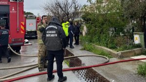 İzmir’de çıkan ev yangınında bir kişi hayatını kaybetti