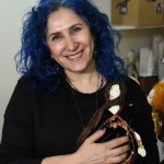 İzmir’de evlat hasretini bez bebeklerle dindirdi