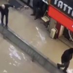 İzmir’de sağanağın ardından caddeler göle döndü: Mücadele Survivor’ı aratmadı