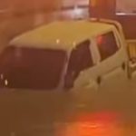 İzmir’de suyla dolan alt geçitte mahsur kalan sürücü boğularak can verdi