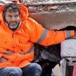 Kahramanmaraş’ta enkaz altında kızının elini tutan depremzededen mezarlık ziyareti