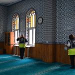Karabağlar’da Camilere Ramazan Temizliği
