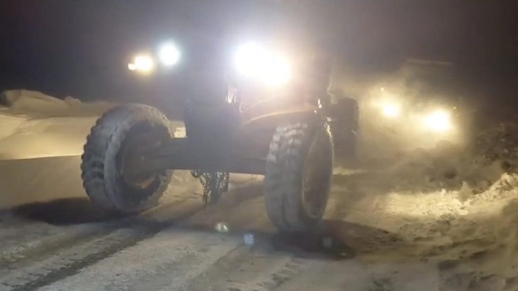 Kars’ta tipi nedeniyle vatandaşlar mahsur kaldı