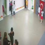 Kayseri’de minik öğrencilerin bayrak hassasiyeti