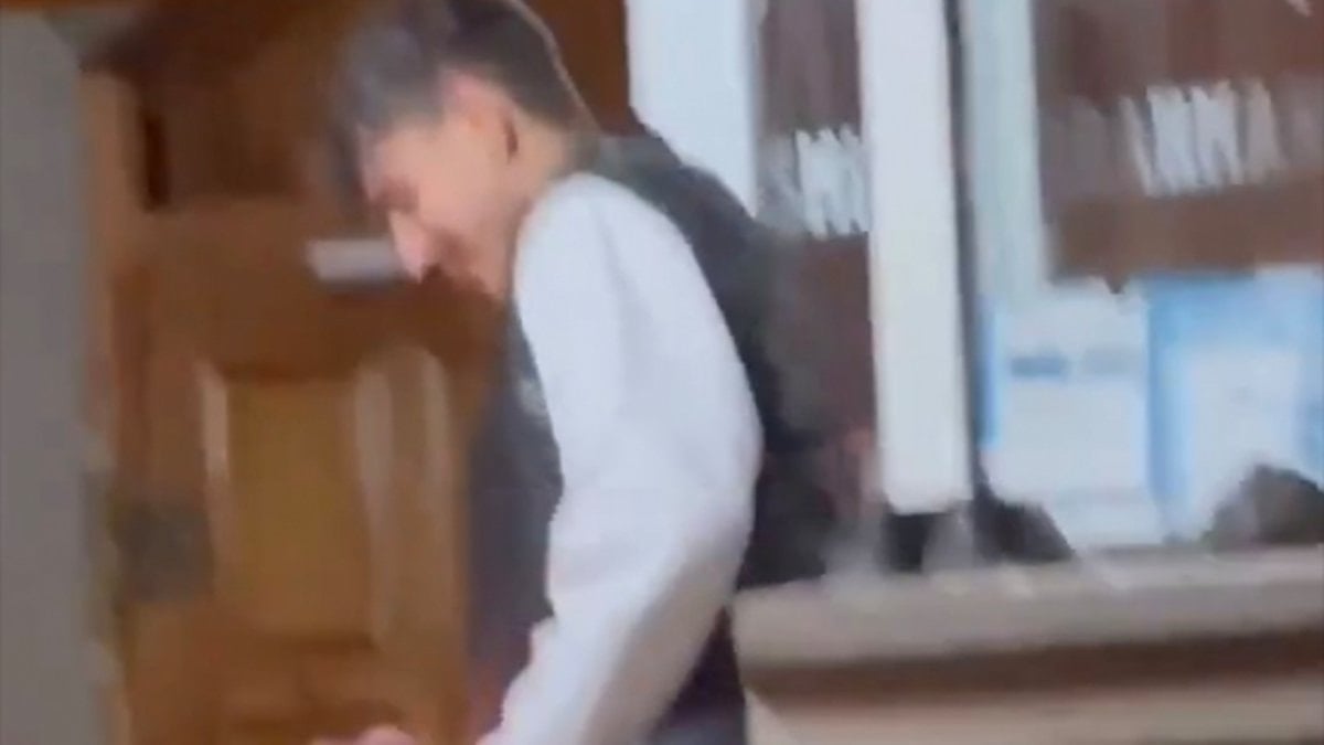 Kayseri’de teravih namazı sırasında torpil attı