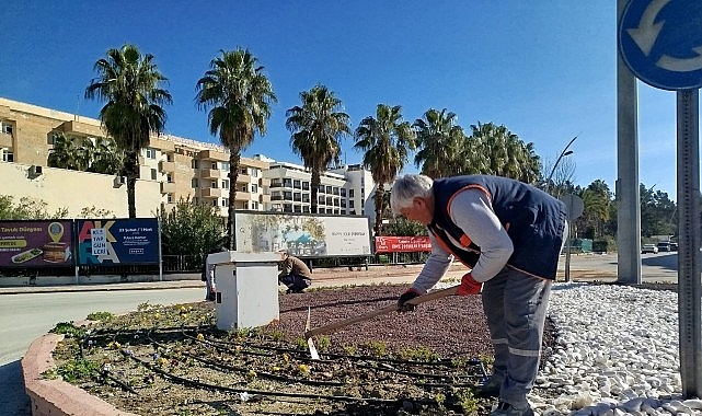 Kemer’de yeşil alanlarda bakım çalışması