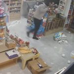 Kırıkkale’de market dolabı bomba gibi patladı: Korku dolu anlar güvenlik kamerasında