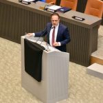 KKTC Meclisi’nde siyah örtü krizi