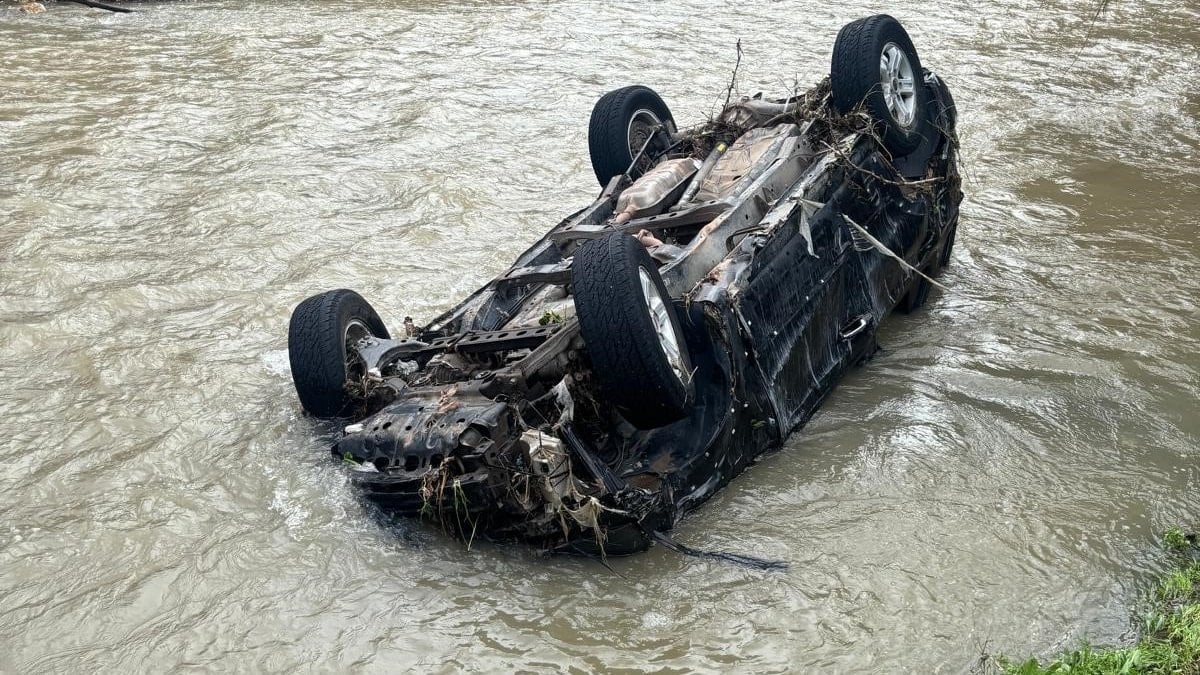 Kocaeli’de dereye kapılan otomobil, bir gün sonra bulundu