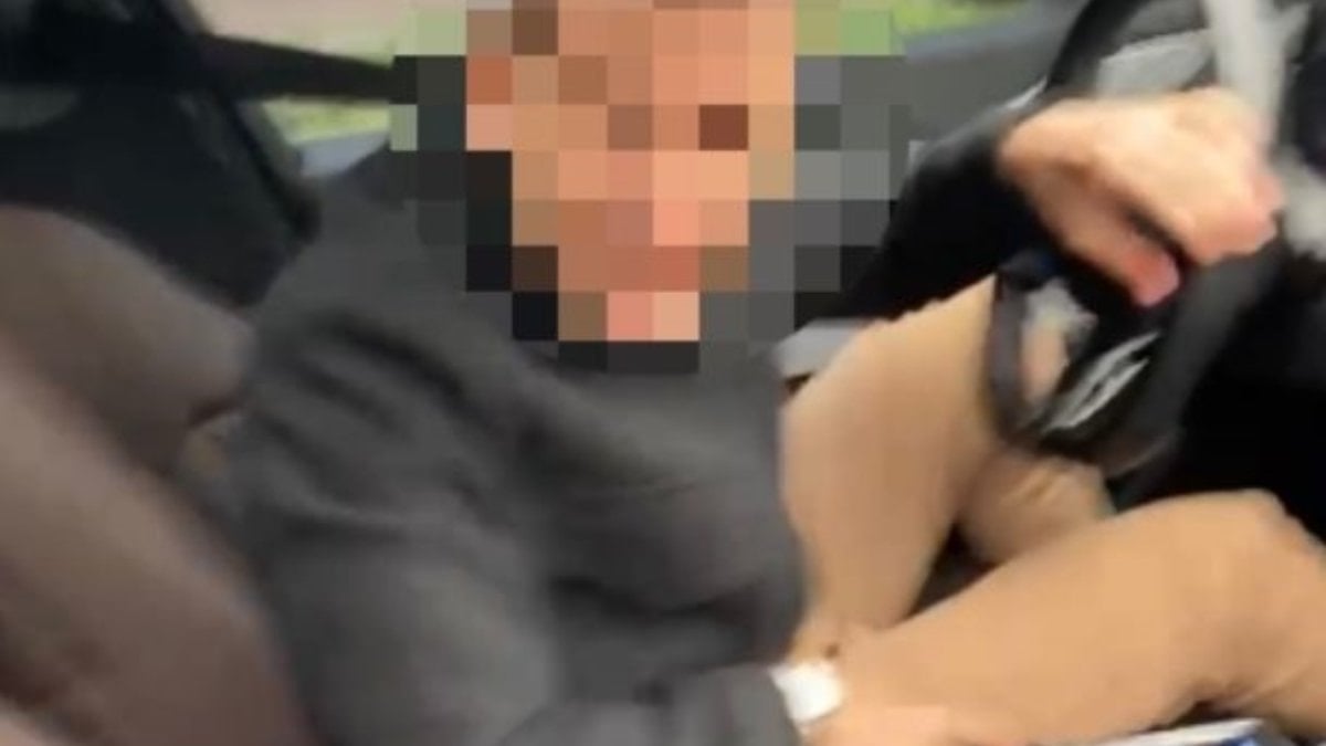 Kocaeli’de trafikte yenidoğan bebekli aileye silah gösterdi: Yakalandı