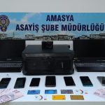 Kredi kartı bilgilerini kopyalayıp 2 milyonluk vurgun yaptılar