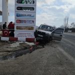 Malatya’da kontrolden çıkan araç, akaryakıt istasyonuna girdi