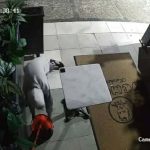 Manisa’da bir kadının 10 yaşındaki çocuğa hırsızlık yaptırdığı anlar kameraya yansıdı