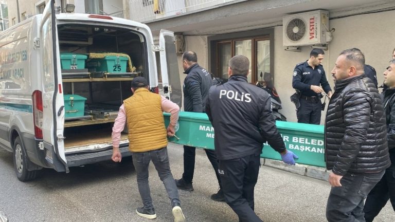 Manisa’da eşini uykusunda boğazını bıçakla kesip, öldürdü