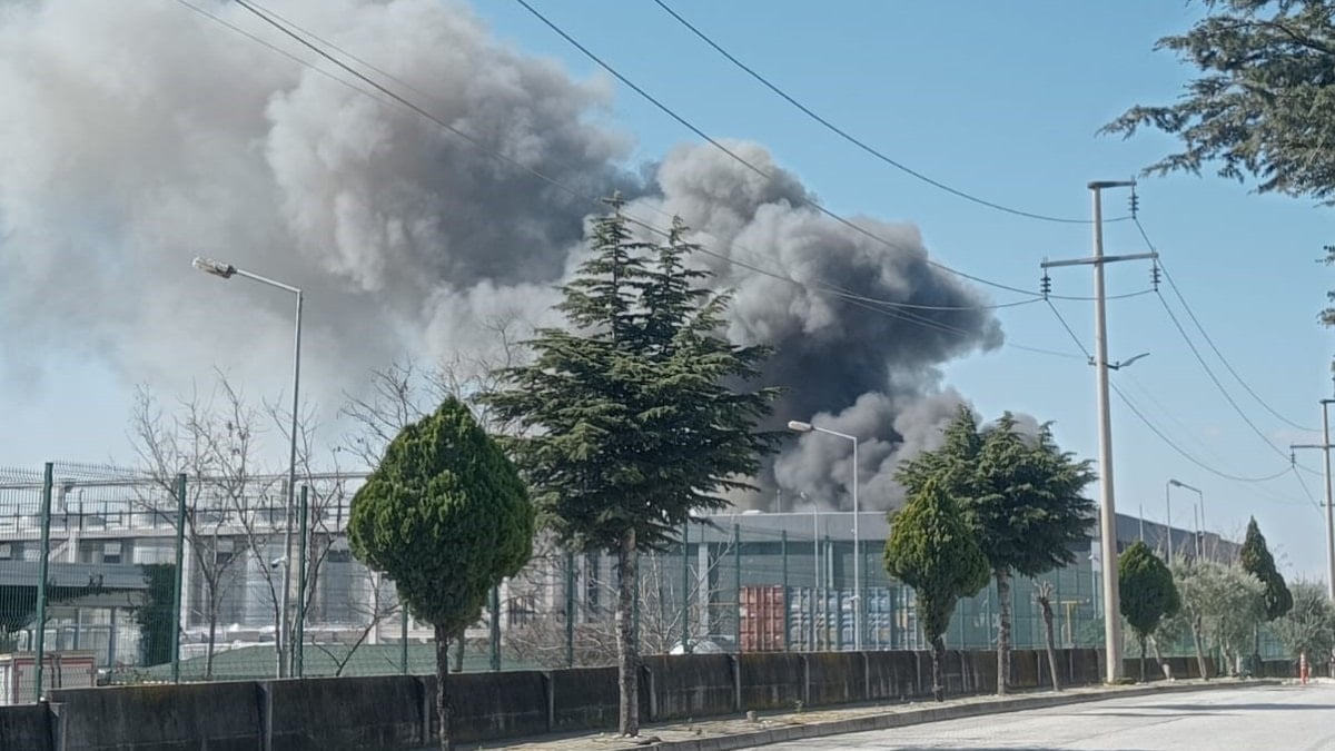 Manisa’da oyuncak fabrikasında yangın