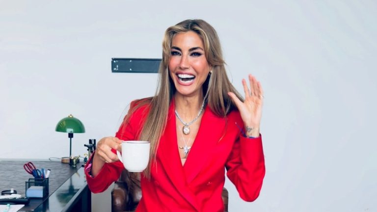 Manken Çağla Şıkel’in formda kalmasının sırrı: Yılda iki kere pişi yerim