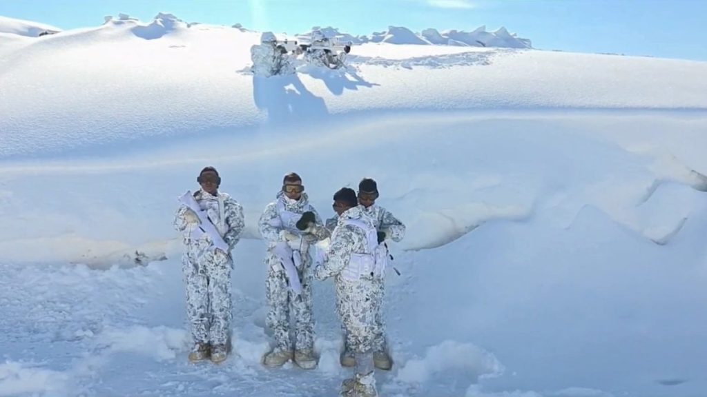 MSB duyurdu: Hayırseverlerin ördüğü 200 bere, Mehmetçik’e ulaştı