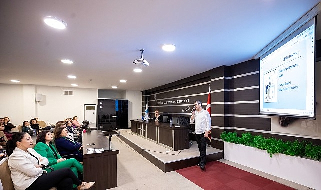 Narlıdere’de Kuşaklar Arası Çatışma Konuşuldu