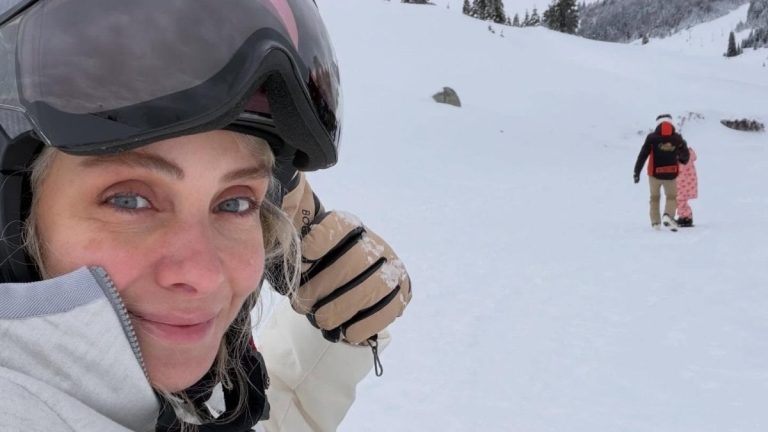 Nur Fettahoğlu’ndan çocuklu poz: Bin şükür