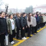 Okullarda 6 Şubat depremlerinde hayatını kaybedenler için saygı duruşu