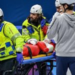 Olimpiyat oyunlarında korkunç kaza: Paten bıçağı genç sporcunun yüzünü kesti!