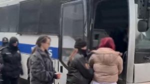 OnlyFans’ta müstehcen içerik paylaşan şüpheliler adliyede