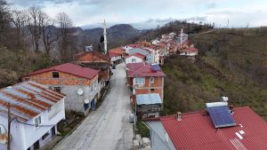 Ordu ile Samsun sınırında bulunan mahalleli bu sene aynı anda iftar açtı