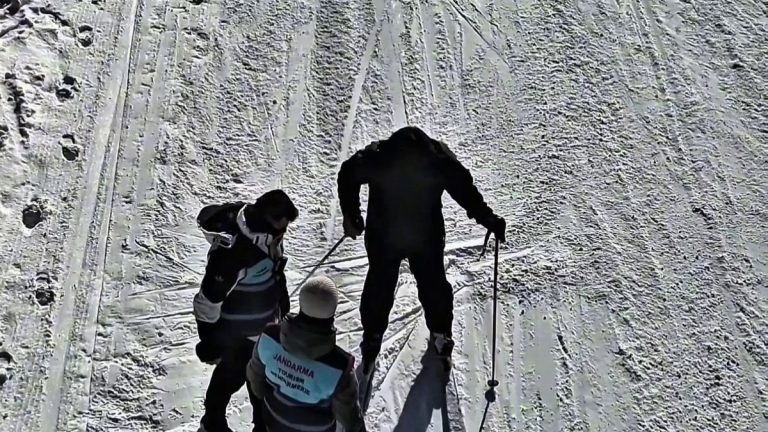 Palandöken Kayak Merkezi’nde kurallara sıkı denetim