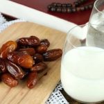 Sahurda hurma ve süt tüketmek bakın ne işe yarıyor: Sıcak suda bekletip sütün içine atın