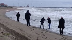 Sakarya’da 9 yaşındaki kızını göremediği için cinnet geçiren şahıs zar zor ikna edildi